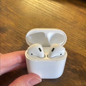 Apple AirPods Gen 1 Wireless Earbuds